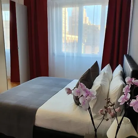 فندق مبيت وإفطار Theatrum 2*